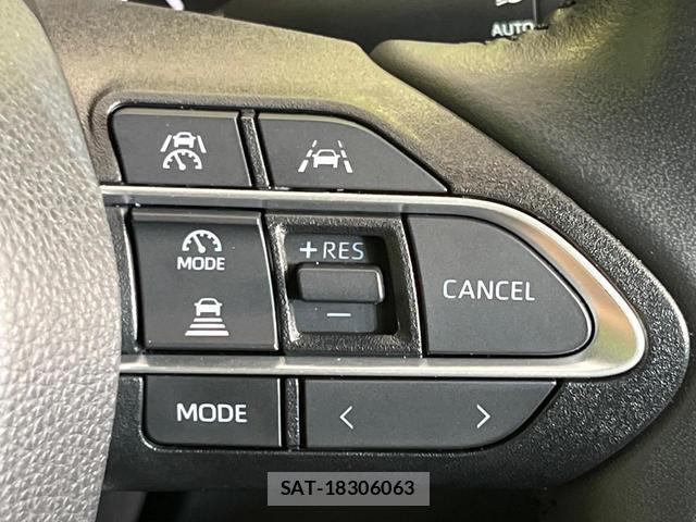 Toyota VOXY 2023 8372462-4