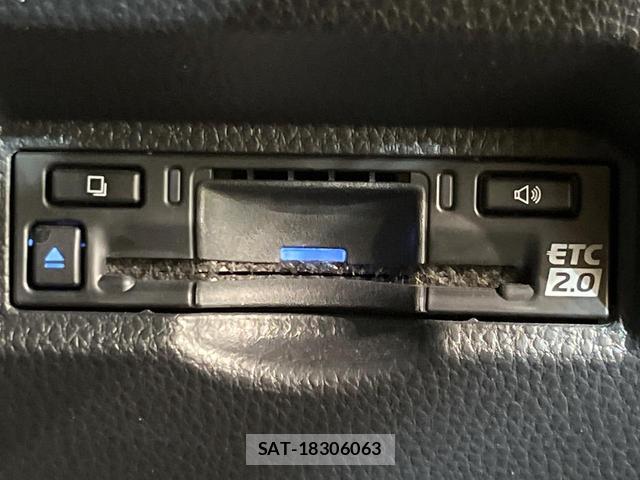 Toyota VOXY 2023 8372462-6