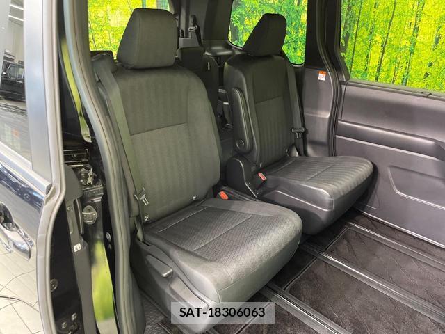 Toyota VOXY 2023 8372462-8