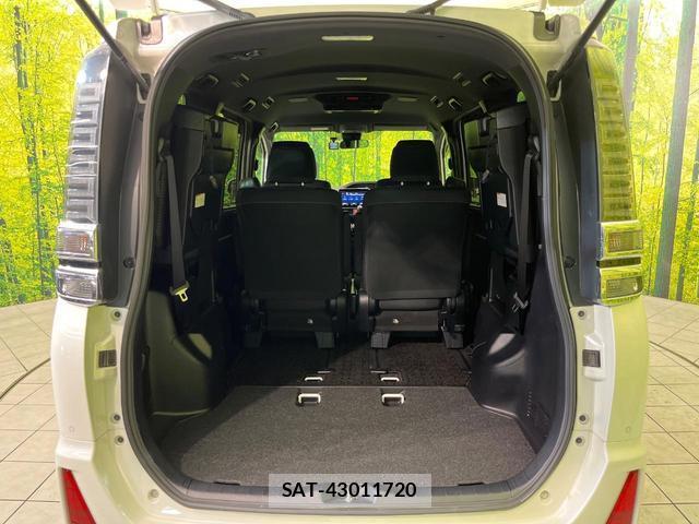 Toyota VOXY 2019-03 8372466-10