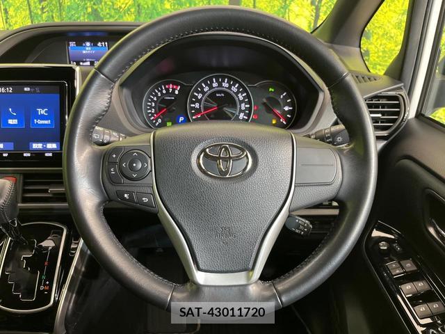 Toyota VOXY 2019-03 8372466-11