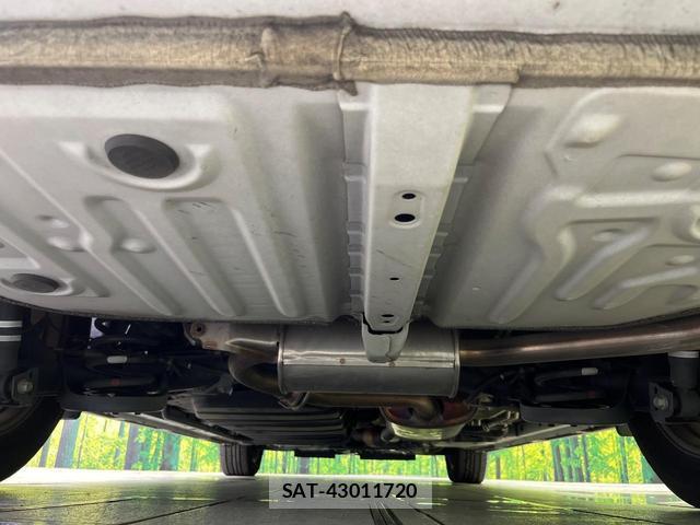 Toyota VOXY 2019-03 8372466-18