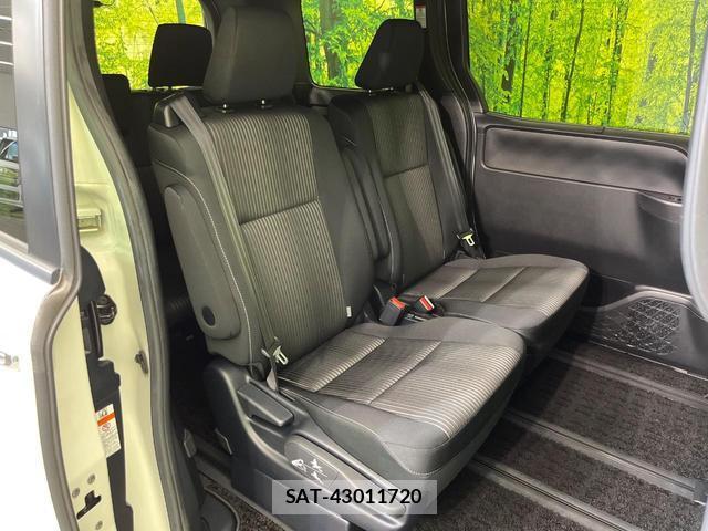 Toyota VOXY 2019-03 8372466-8