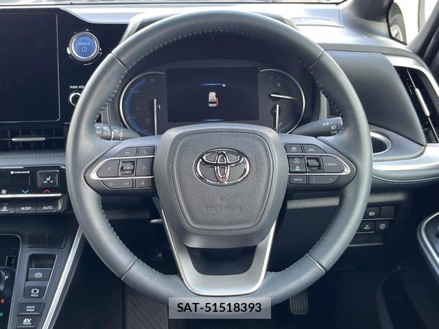 Toyota VOXY 2023-07 8372470-10