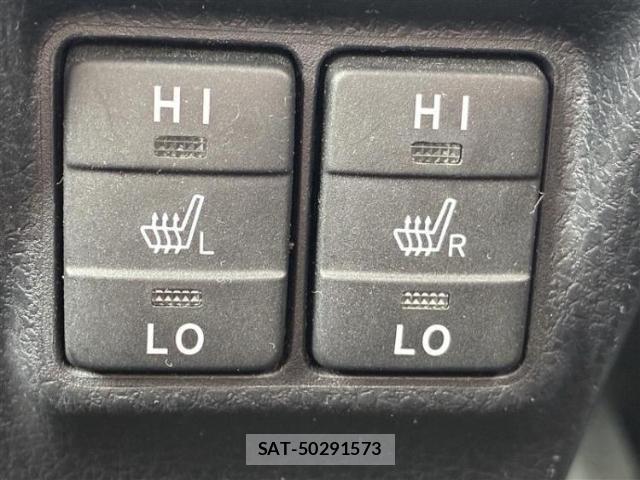 Toyota VOXY 2017-09 8372487-14