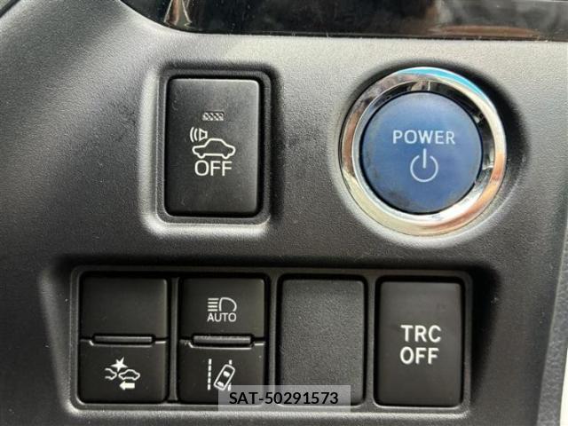 Toyota VOXY 2017-09 8372487-15