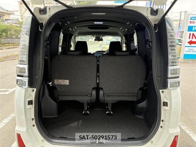 Toyota VOXY 2017-09 8372487-5