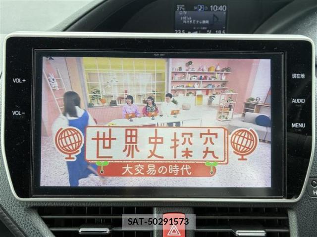 Toyota VOXY 2017-09 8372487-9