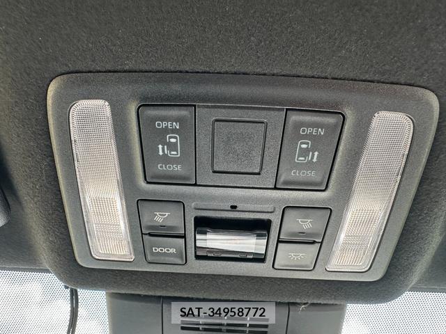 Toyota VOXY 2023-07 8372605-11