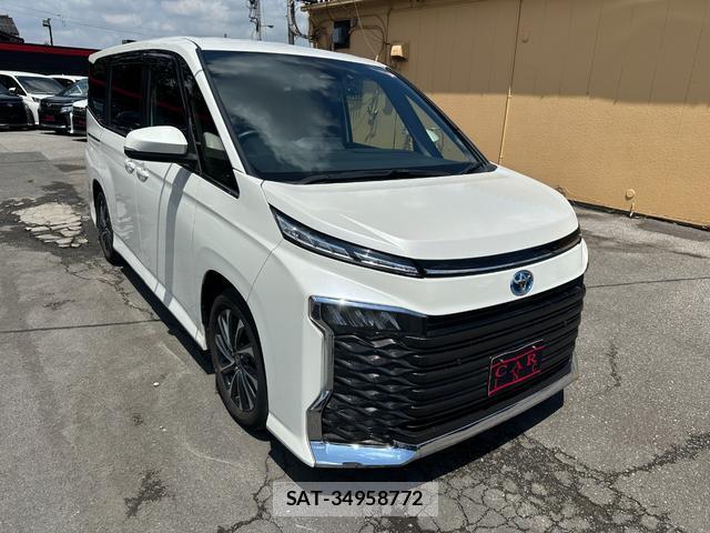 Toyota VOXY 2023-07 8372605-13
