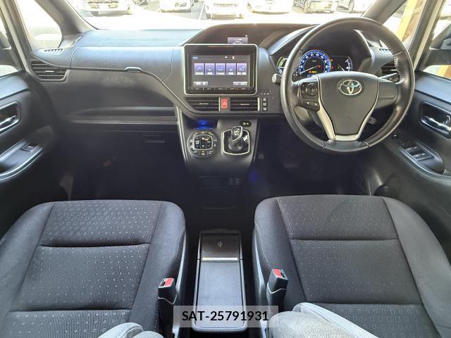Toyota VOXY 2014-08 8372734-18