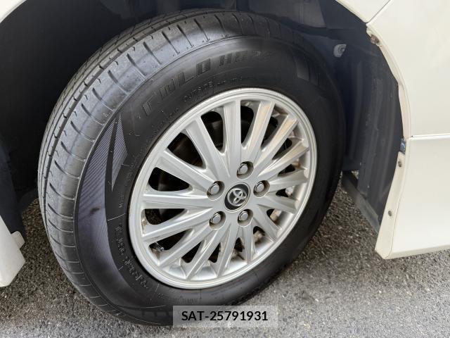 Toyota VOXY 2014-08 8372734-5