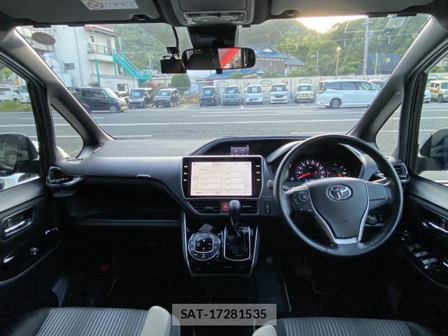 Toyota VOXY 2020-03 8372754-15