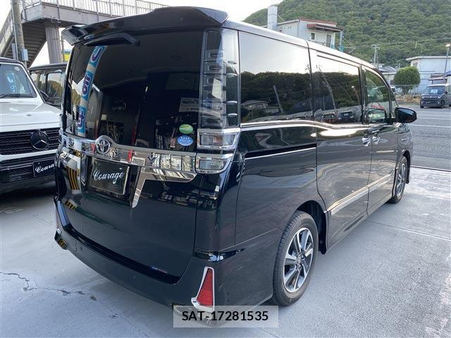 Toyota VOXY 2020-03 8372754-4