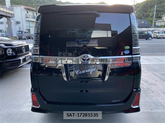 Toyota VOXY 2020-03 8372754-5