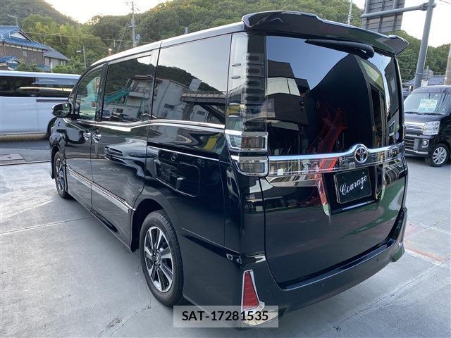 Toyota VOXY 2020-03 8372754-6