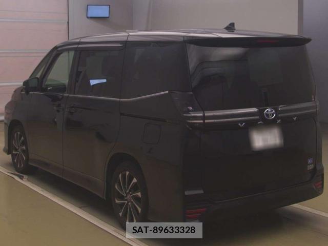 Toyota VOXY 2022-04 8372833-1