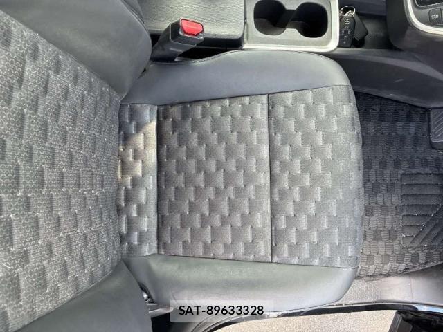 Toyota VOXY 2022-04 8372833-13