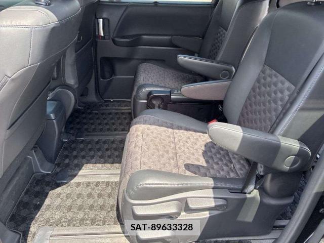 Toyota VOXY 2022-04 8372833-4