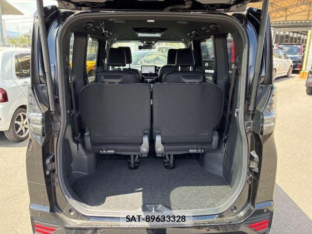 Toyota VOXY 2022-04 8372833-5