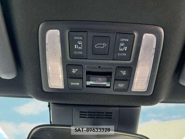 Toyota VOXY 2022-04 8372833-7