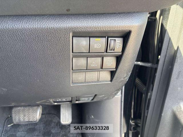 Toyota VOXY 2022-04 8372833-8