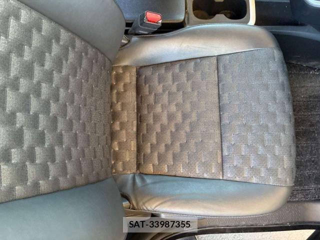 Toyota VOXY 2023-09 8372834-13