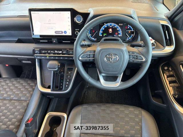 Toyota VOXY 2023-09 8372834-2