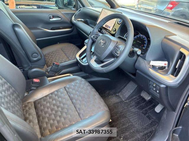 Toyota VOXY 2023-09 8372834-3