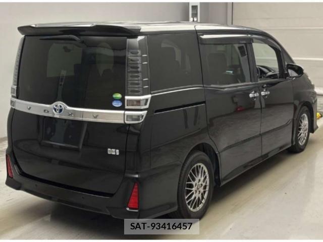 Toyota VOXY 2021-04 8372853-1