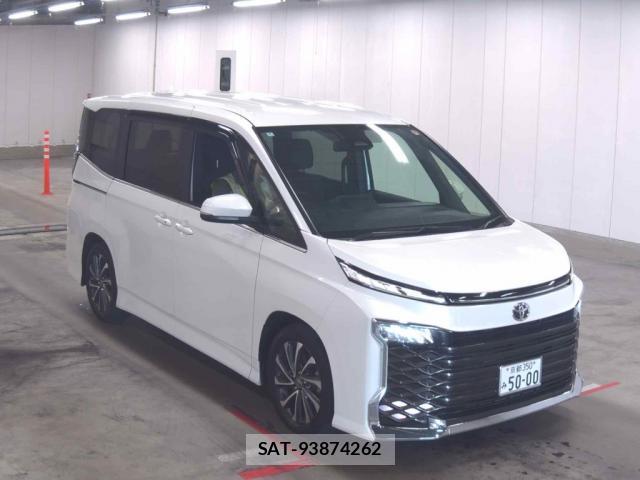 Toyota VOXY 2022-07 8372860-0