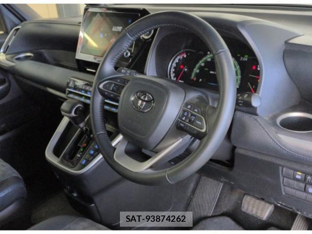 Toyota VOXY 2022-07 8372860-2