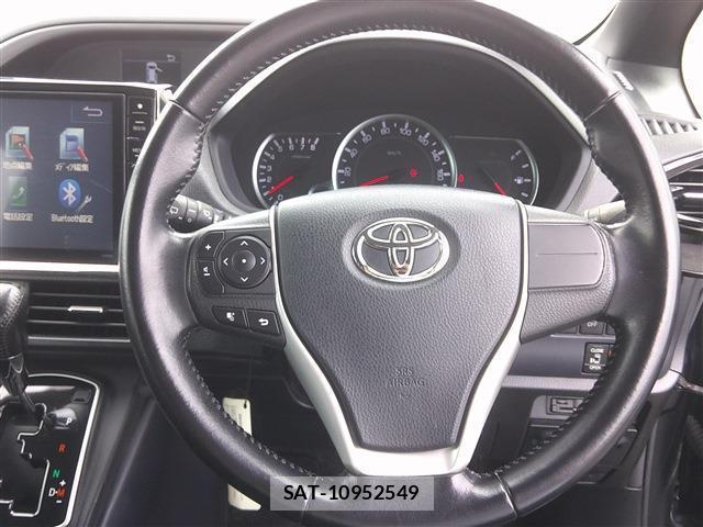 Toyota VOXY 2015-05 8372935-16