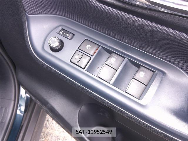 Toyota VOXY 2015-05 8372935-19