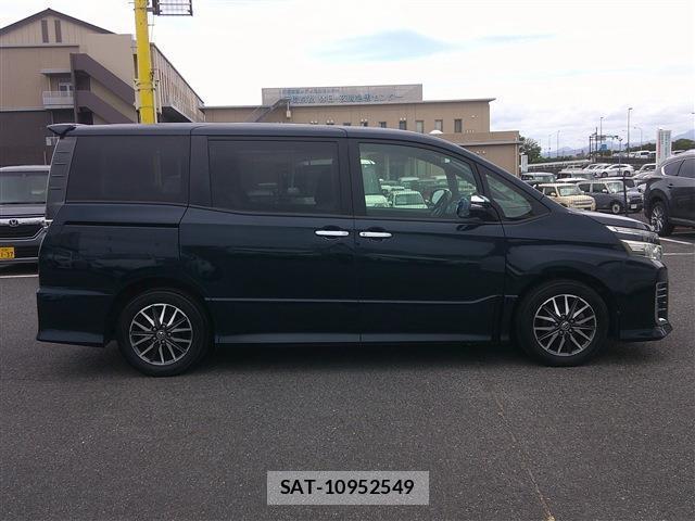 Toyota VOXY 2015-05 8372935-4