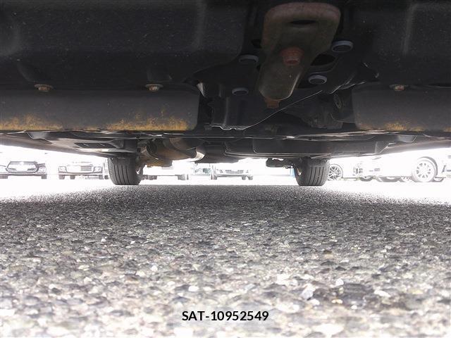 Toyota VOXY 2015-05 8372935-9