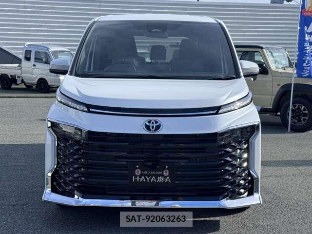 Toyota VOXY 2026-08 8372941-11