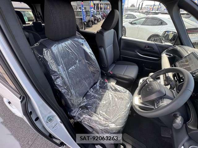 Toyota VOXY 2026-08 8372941-13