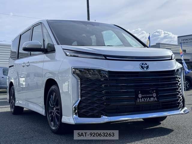 Toyota VOXY 2026-08 8372941-4