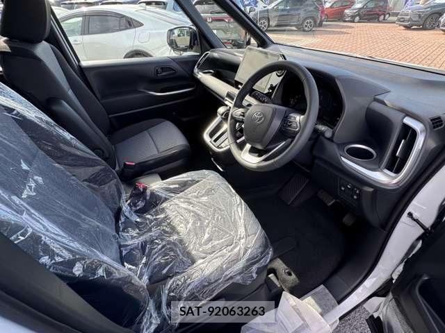 Toyota VOXY 2026-08 8372941-5