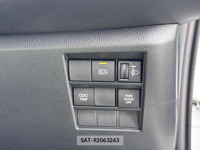 Toyota VOXY 2026-08 8372941-7