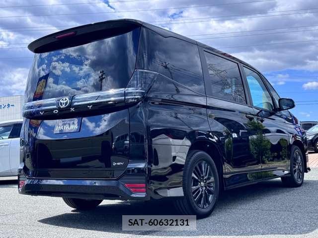 Toyota VOXY 2026-08 8372942-1
