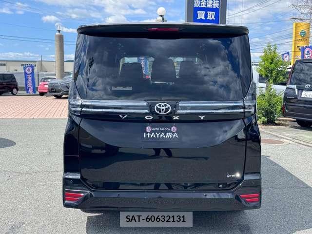 Toyota VOXY 2026-08 8372942-13