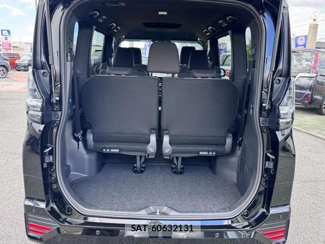 Toyota VOXY 2026-08 8372942-16