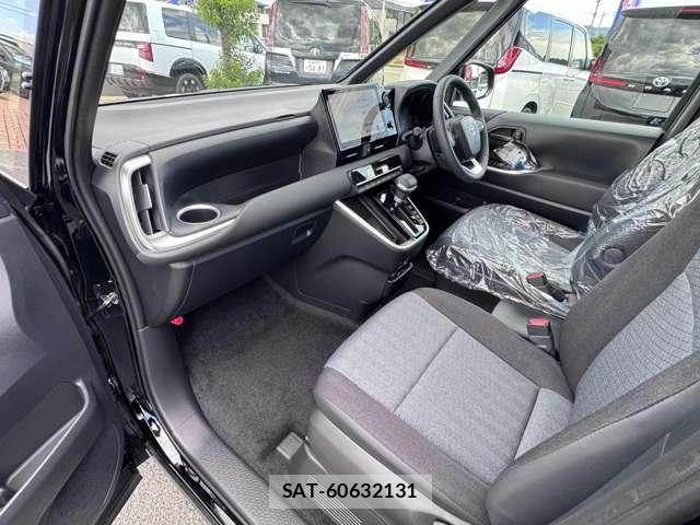 Toyota VOXY 2026-08 8372942-17