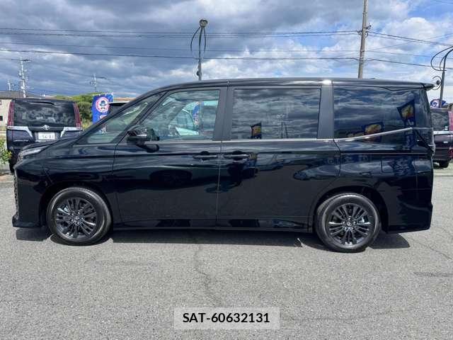 Toyota VOXY 2026-08 8372942-9