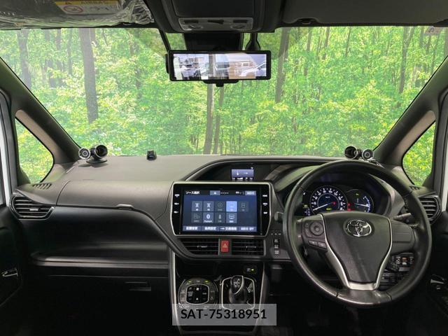 Toyota VOXY 2019-04 8373061-1