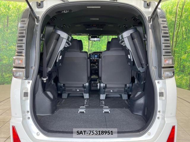 Toyota VOXY 2019-04 8373061-12