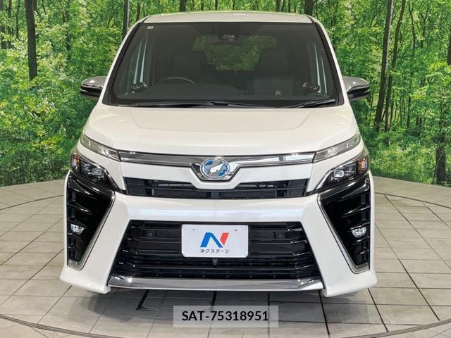 Toyota VOXY 2019-04 8373061-15