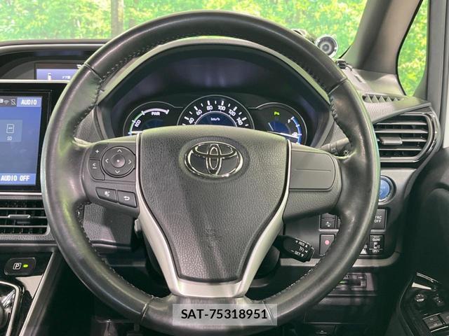 Toyota VOXY 2019-04 8373061-8